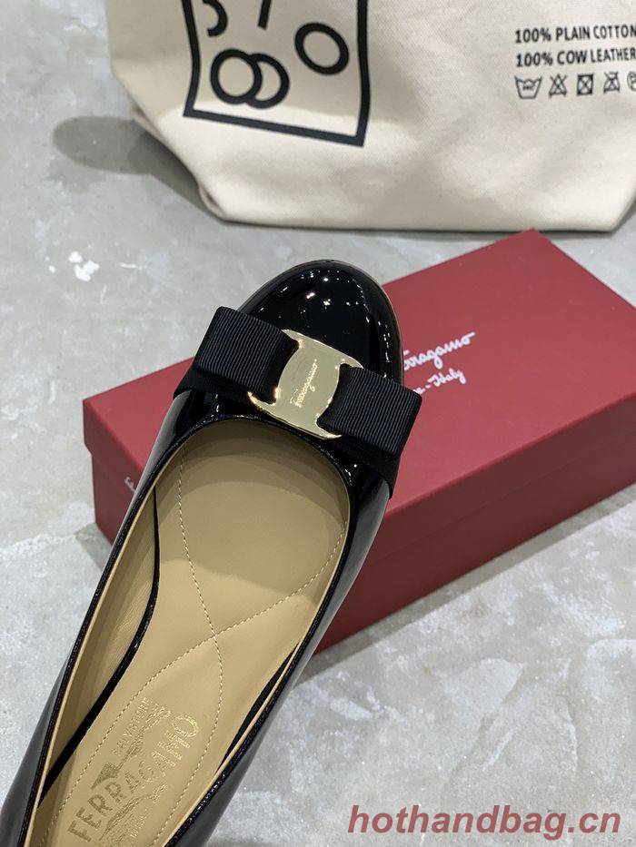 Ferragamo Shoes FMS00031