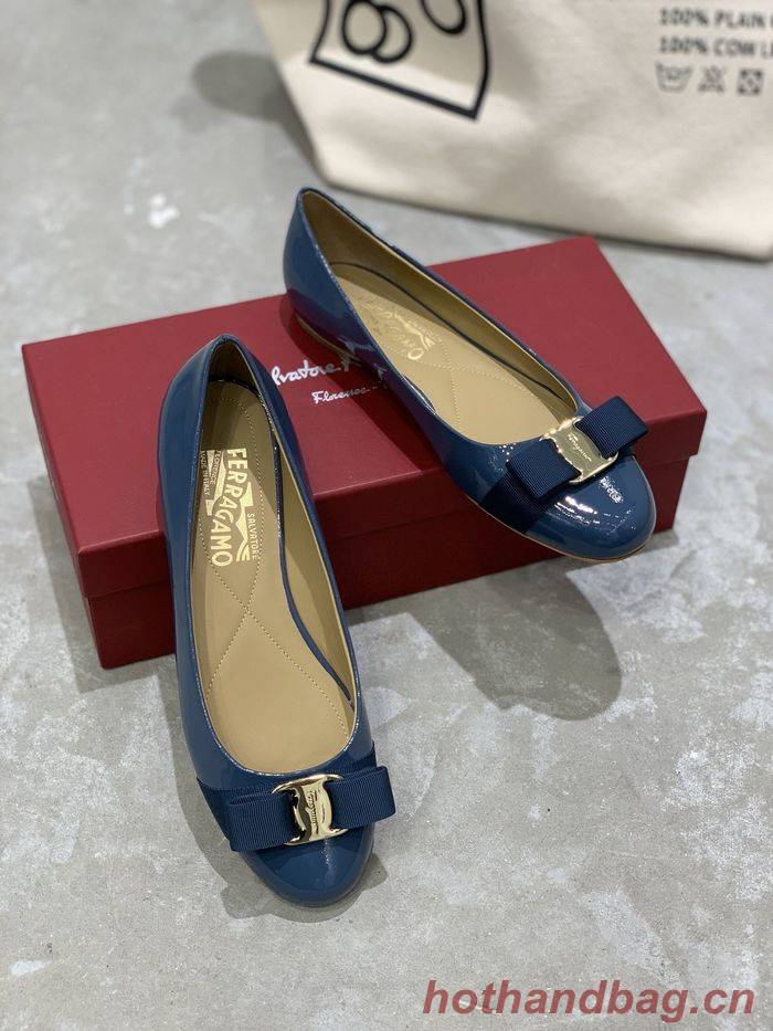 Ferragamo Shoes FMS00033