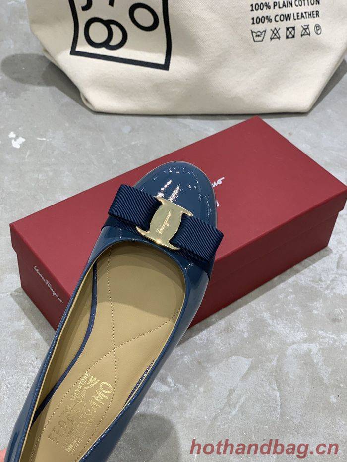 Ferragamo Shoes FMS00033