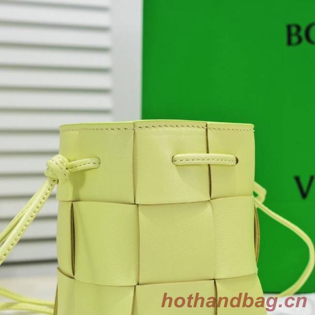 Bottega Veneta Mini intreccio leather crossbody bucket bag 680217 Glittering green