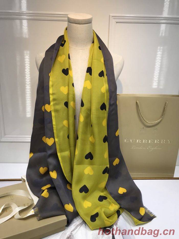 Burberry Scarf BBC00035