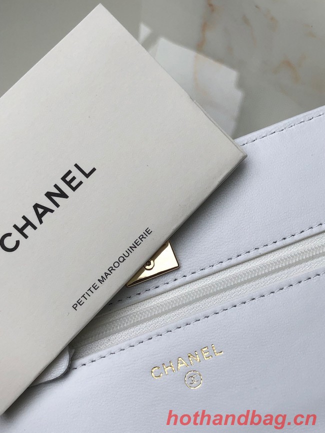 CHANEL WALLET ON CHAIN Lambskin & light Gold-Tone Metal 80892 white