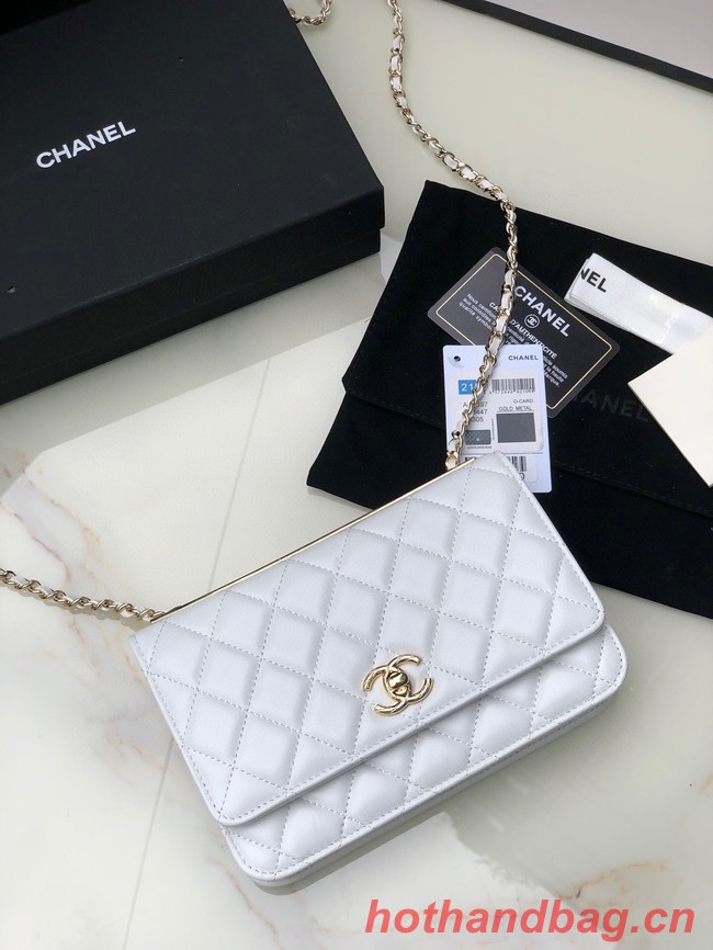 CHANEL WALLET ON CHAIN Lambskin & light Gold-Tone Metal 80892 white