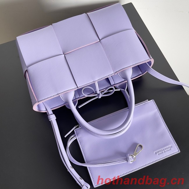 Bottega Veneta ARCO TOTE Small intrecciato grained leather tote bag 709337 Wisteria