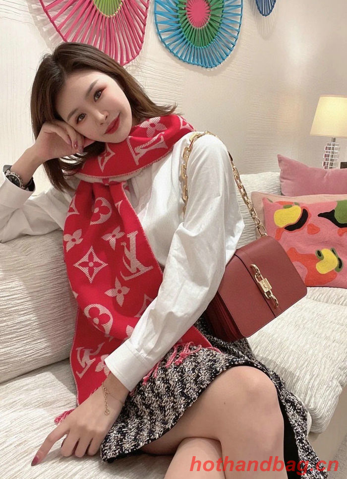 Louis Vuitton Scarf LVC00026