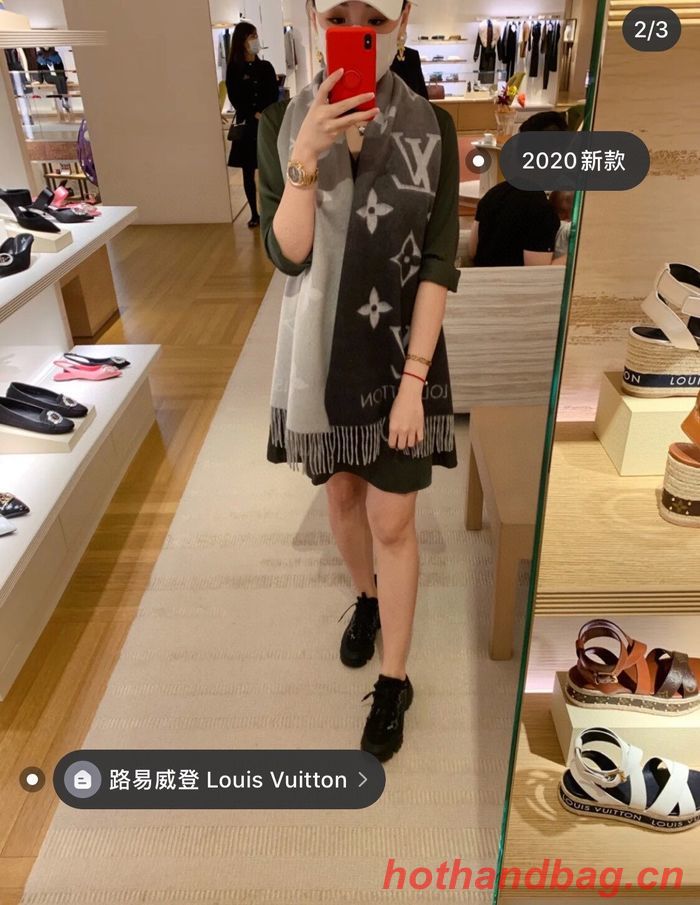 Louis Vuitton Scarf LVC00038