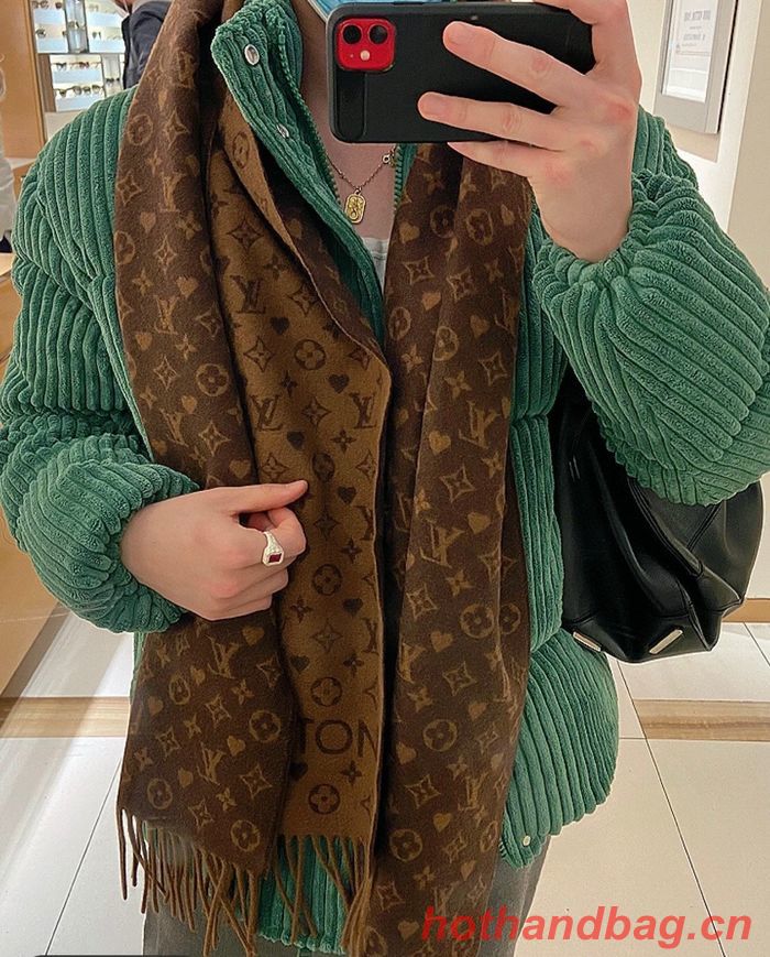 Louis Vuitton Scarf LVC00045