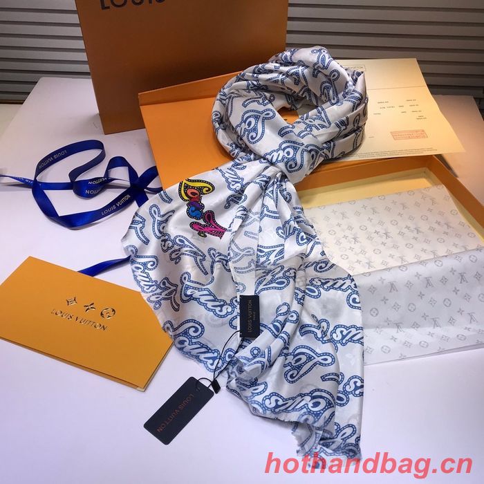 Louis Vuitton Scarf LVC00077