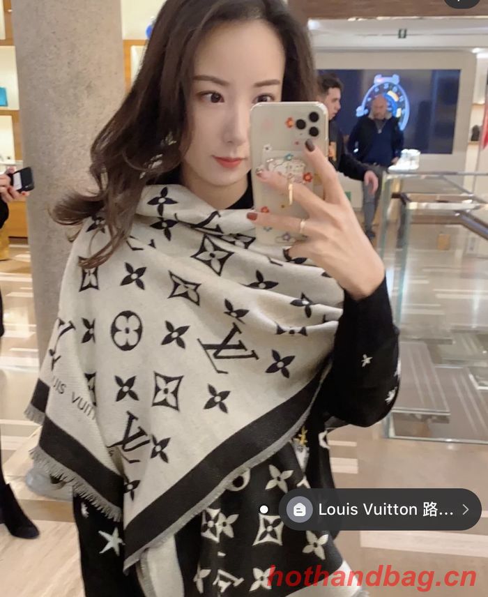 Louis Vuitton Scarf LVC00090