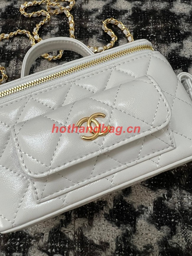 CHANEL VANITY WITH CHAIN 68112 white