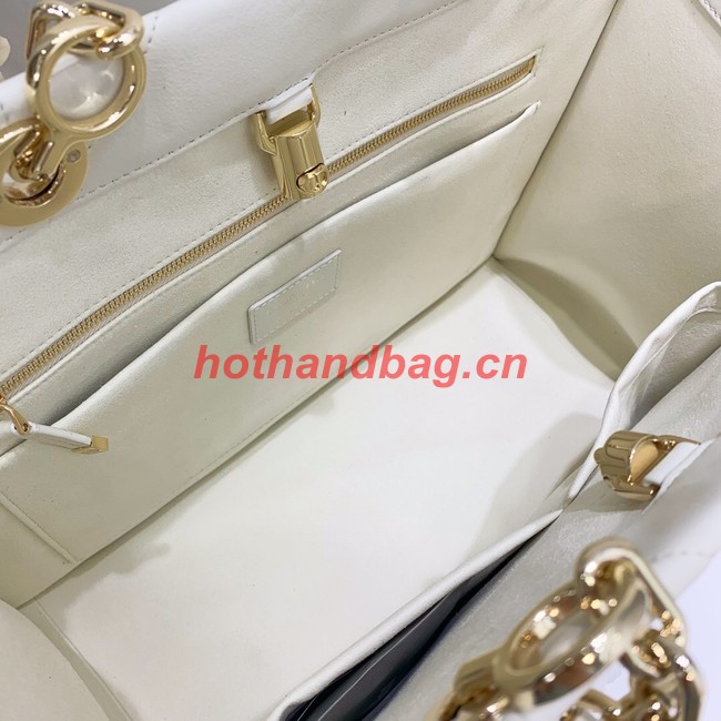 MEDIUM DIOR ESSENTIAL TOTE BAG Calfskin M8721 WHITE