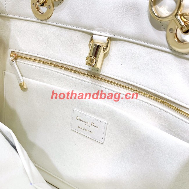 MEDIUM DIOR ESSENTIAL TOTE BAG Calfskin M8721 WHITE