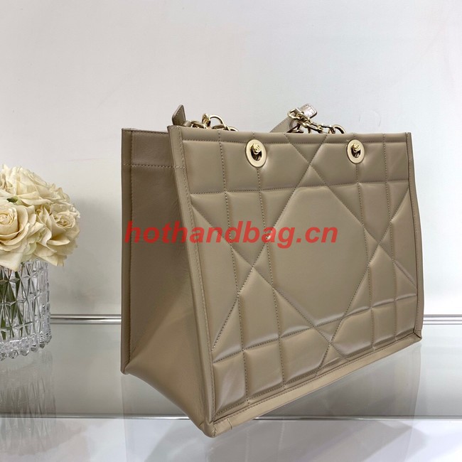 MEDIUM DIOR ESSENTIAL TOTE BAG Hazelnut Archicannage Calfskin M8721O