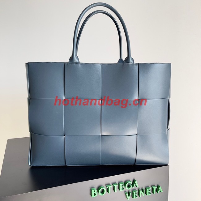 Bottega Veneta ARCO TOTE Large intrecciato grained leather tote bag 652868 blue