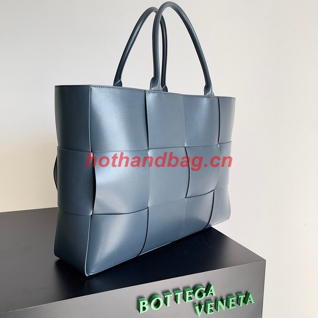 Bottega Veneta ARCO TOTE Large intrecciato grained leather tote bag 652868 blue