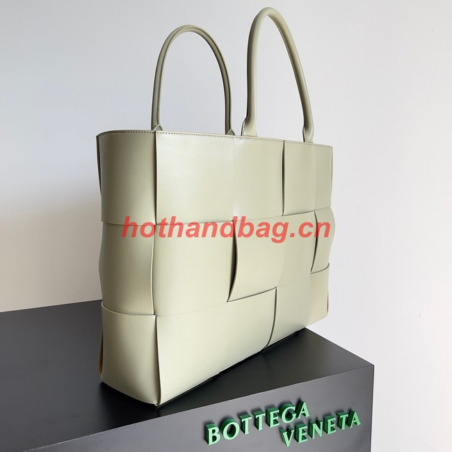 Bottega Veneta ARCO TOTE Large intrecciato grained leather tote bag 652868 light gray