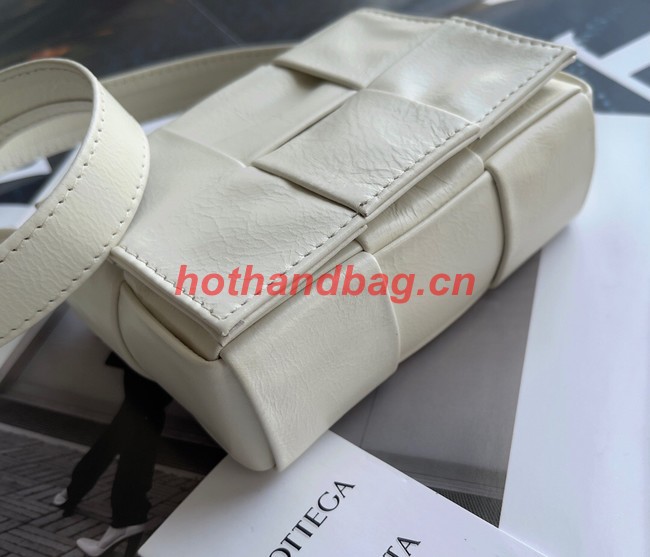 Bottega Veneta Candy Cassette A666688 cream