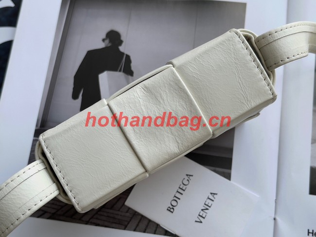 Bottega Veneta Candy Cassette A666688 cream