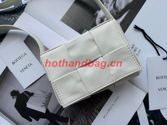 Bottega Veneta Candy Cassette A666688 cream