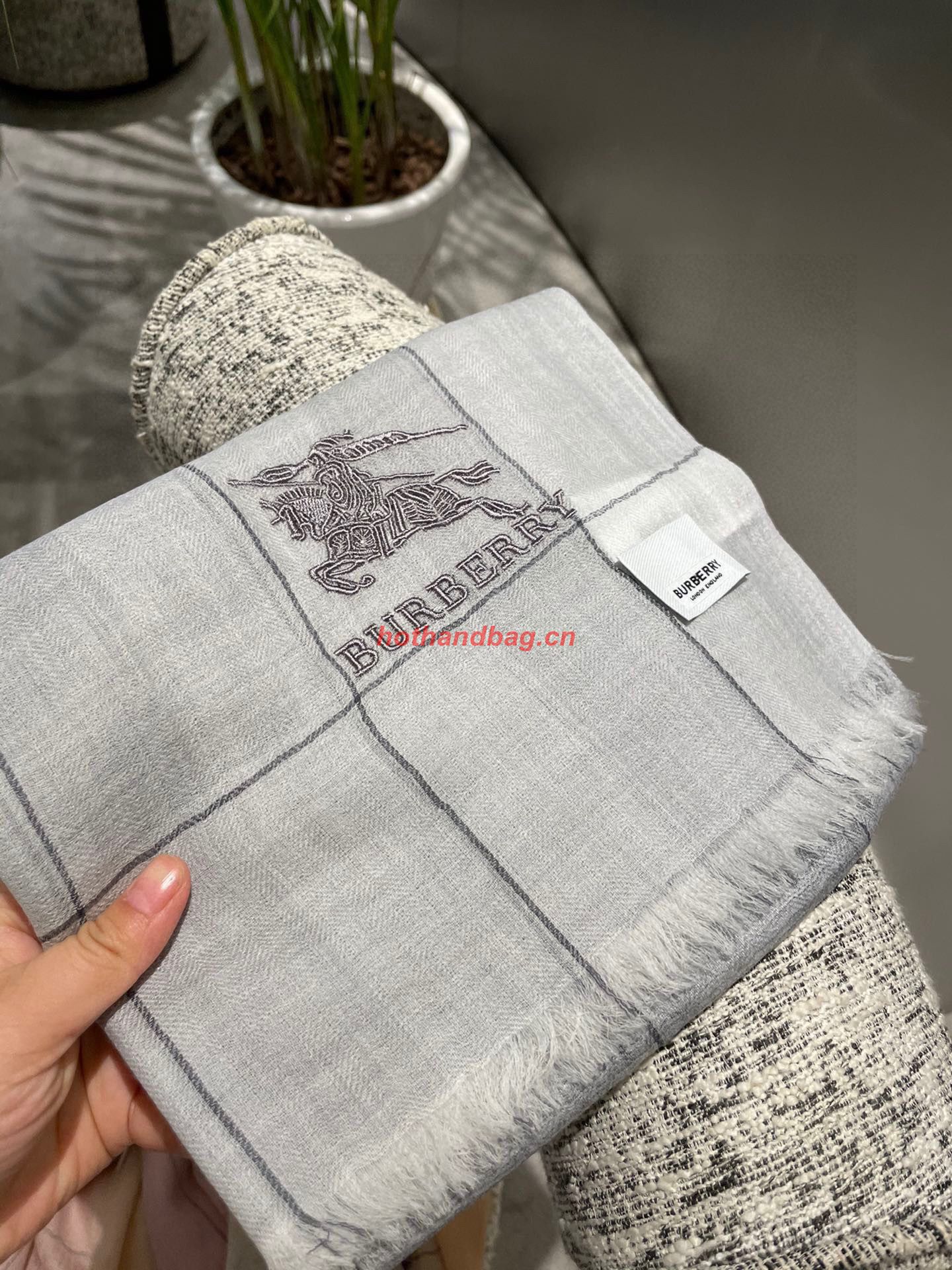 Burberry Wool Scarf BB6320 Gray