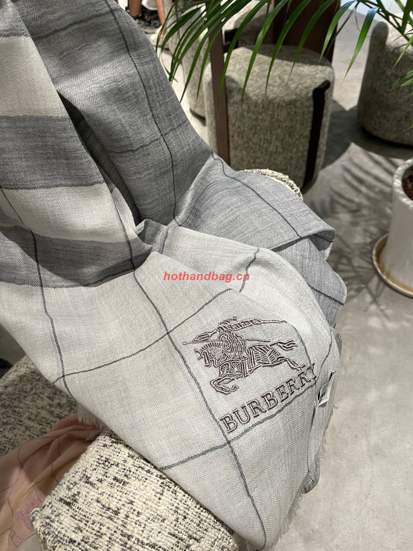 Burberry Wool Scarf BB6320 Gray