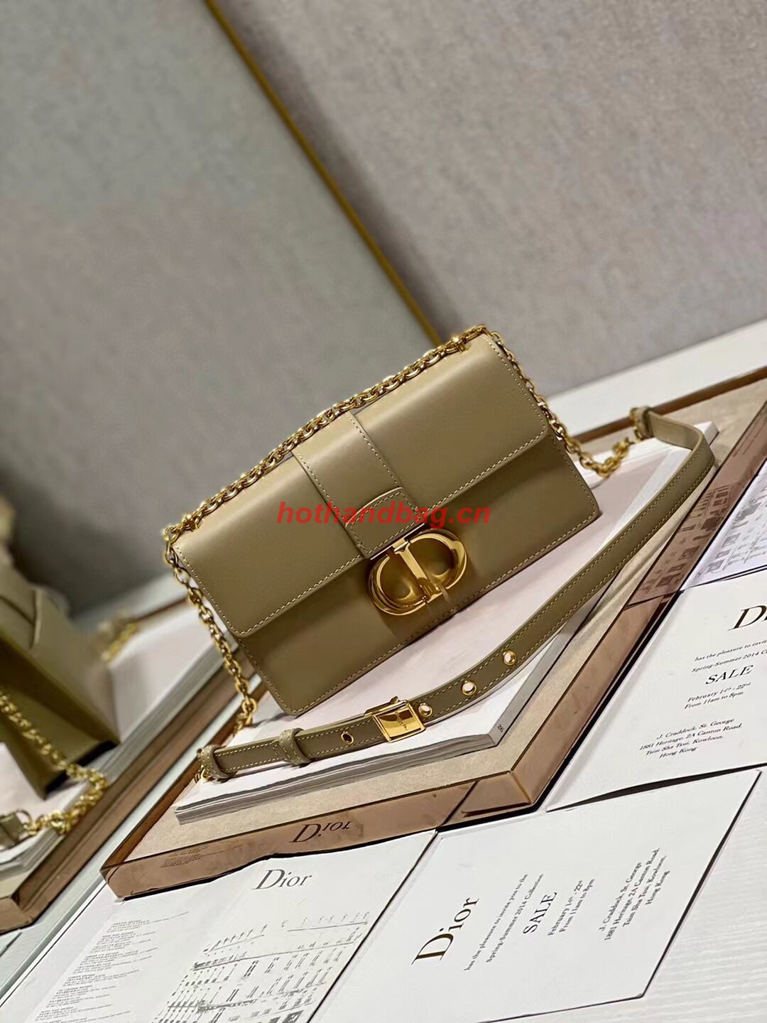 DIOR 30 MONTAIGNE EAST-WEST BAG WITH CHAIN Calfskin M9334 Hazelnut