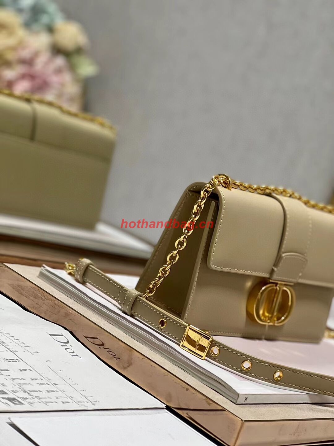 DIOR 30 MONTAIGNE EAST-WEST BAG WITH CHAIN Calfskin M9334 Hazelnut