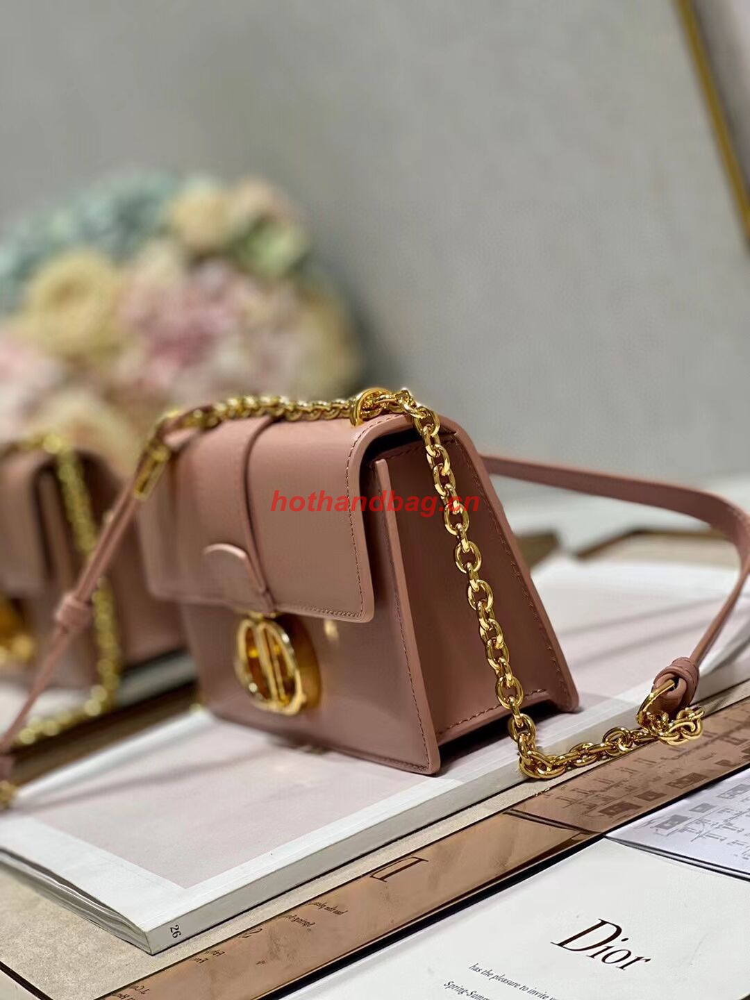 DIOR 30 MONTAIGNE EAST-WEST BAG WITH CHAIN Calfskin M9334 pink