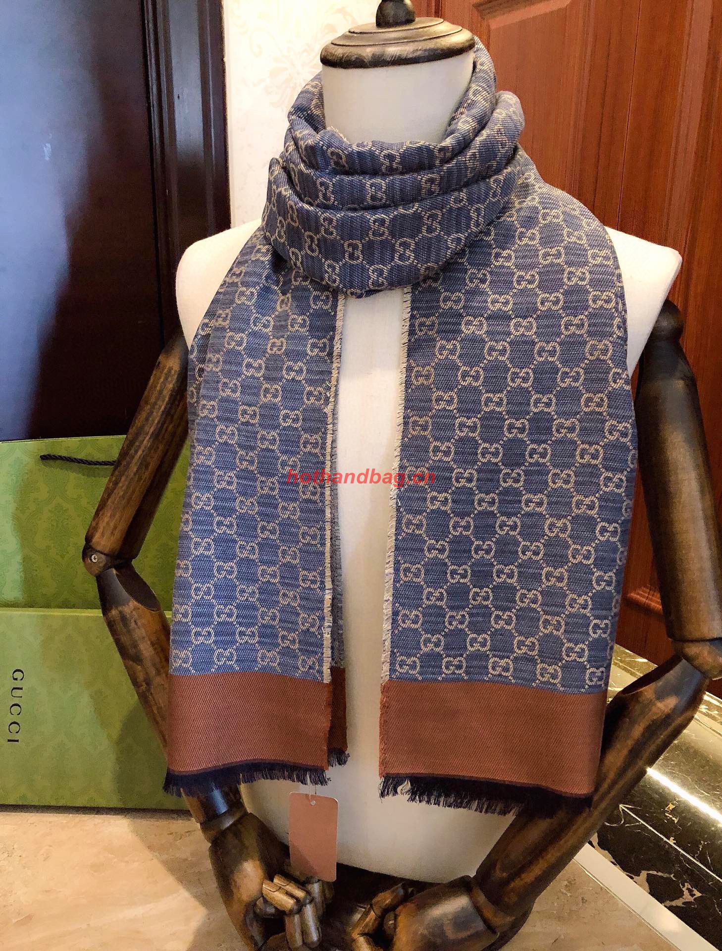 Gucci Scarf GG2356