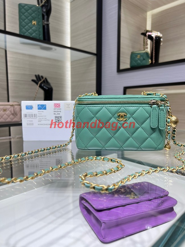 CHANEL VANITY WITH CHAIN 68106 green