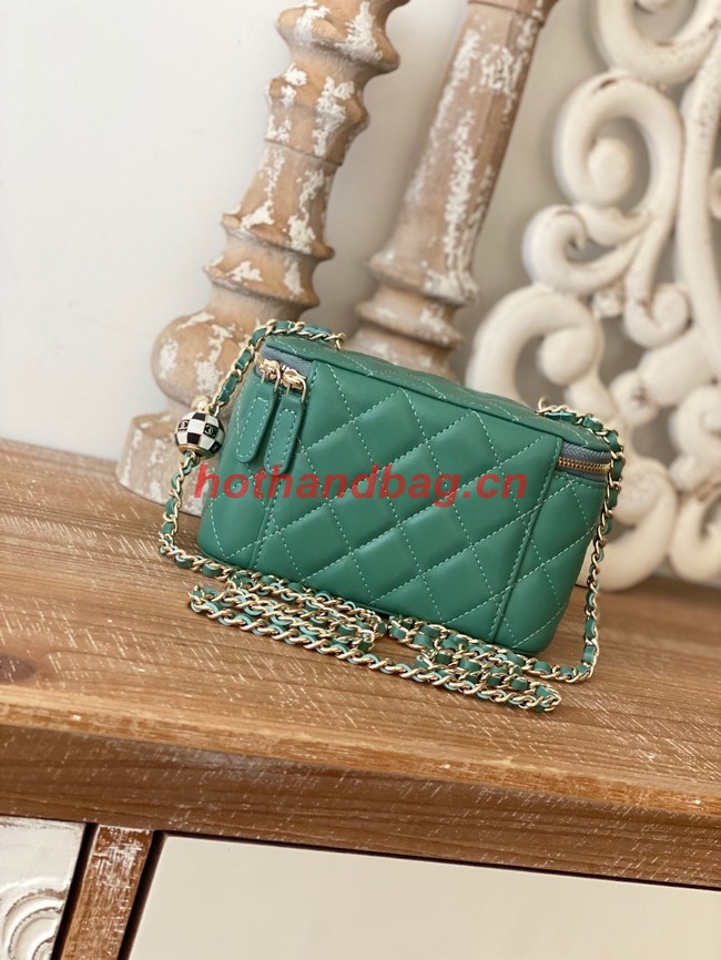 CHANEL VANITY WITH CHAIN 81242 green