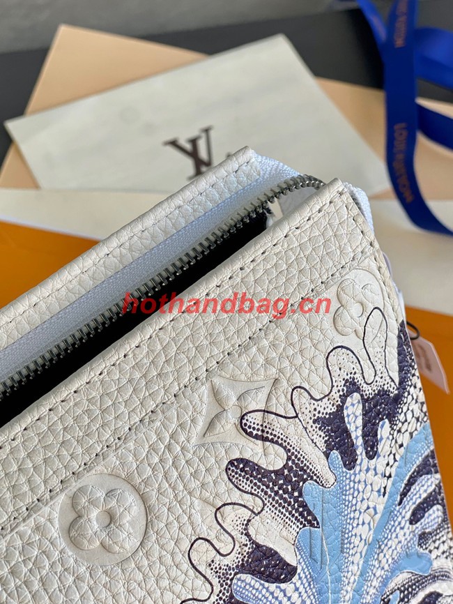 Louis Vuitton POCHETTE VOYAGE MM M21681 white