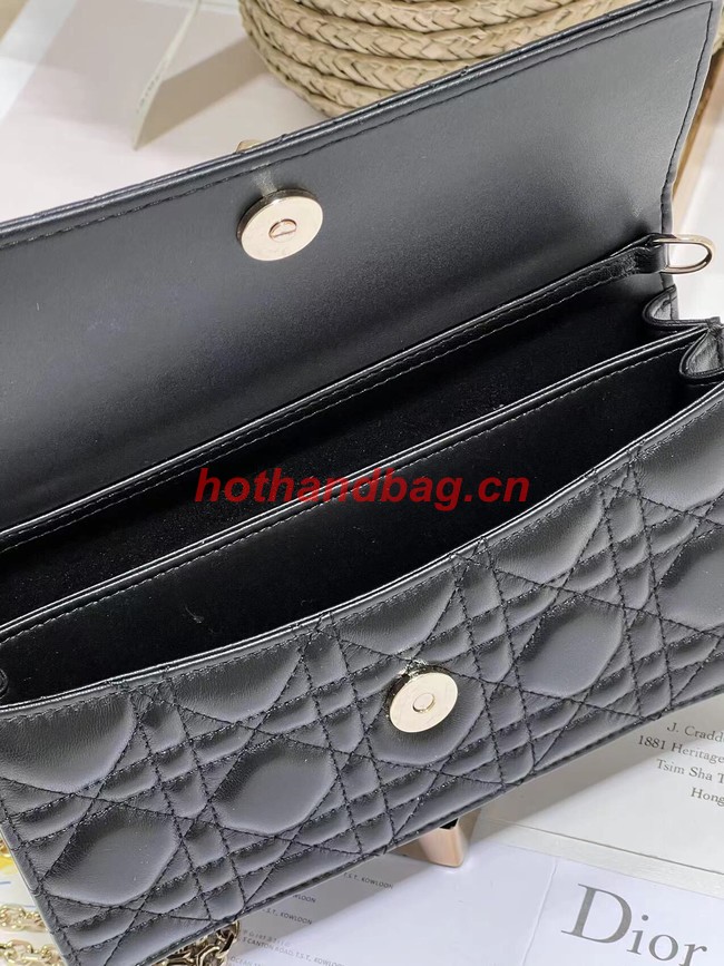 LADY DIOR CHAIN POUCH Cannage Lambskin S0937O black