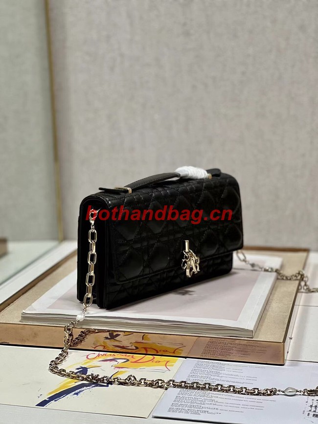 LADY DIOR CHAIN POUCH Cannage Lambskin S0937O black