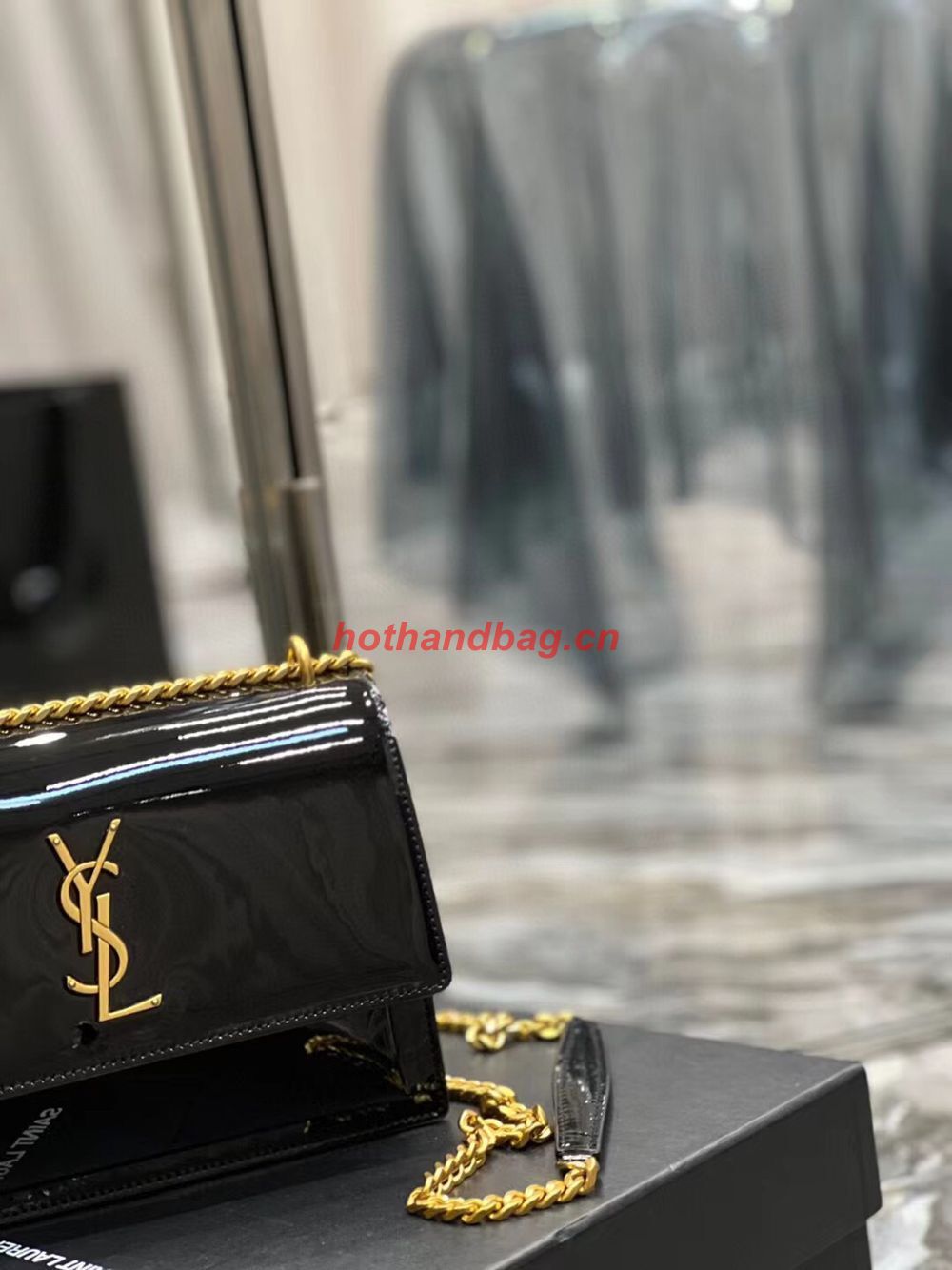 SAINT LAUREN NIKI SMALL CHAIN BAG IN LEATHER Y742206 black