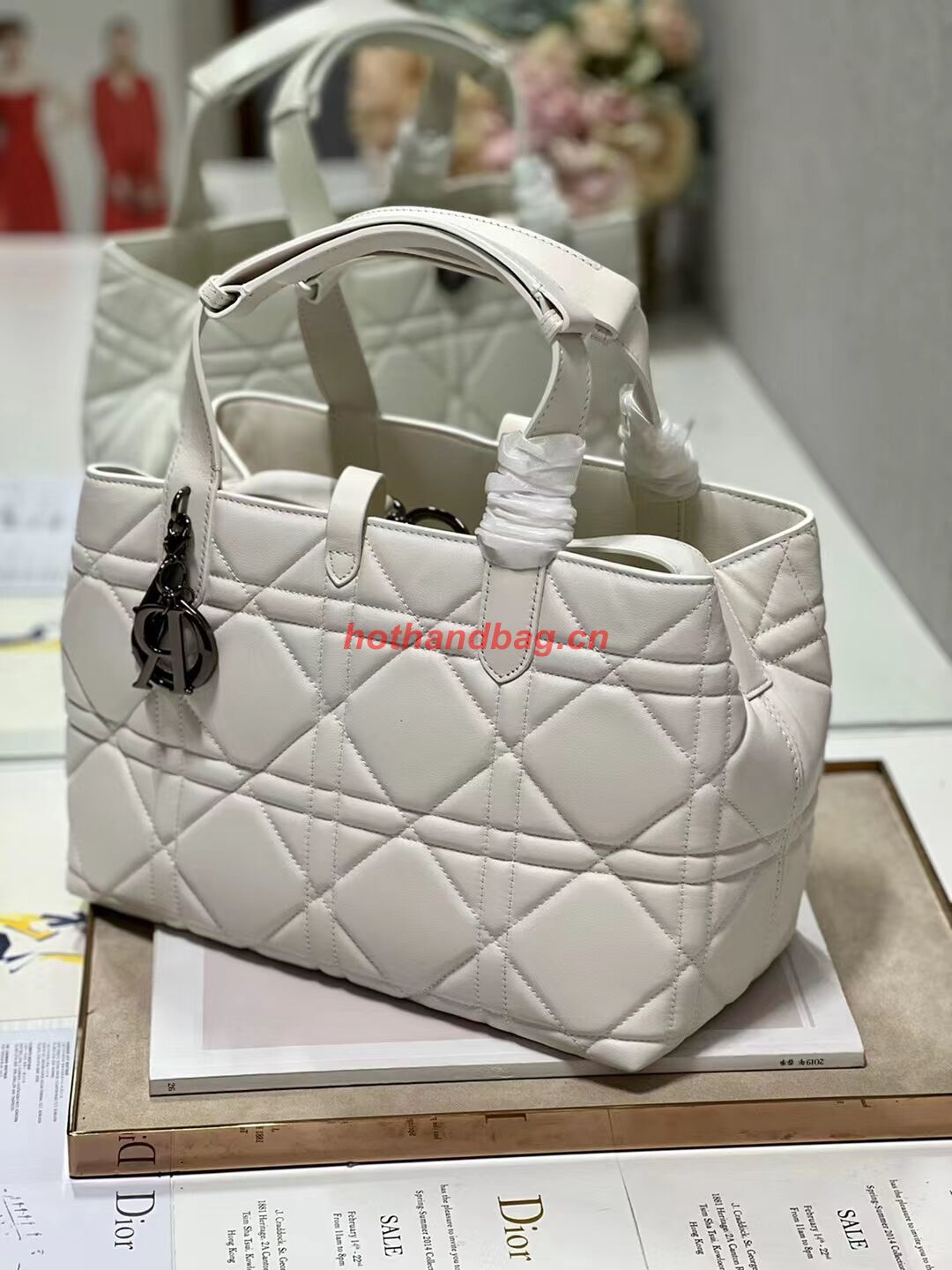 DIOR TOP HANDLE MEDIUM BAG Latte Cannage Lambskin C0089 WHITE&BLACK