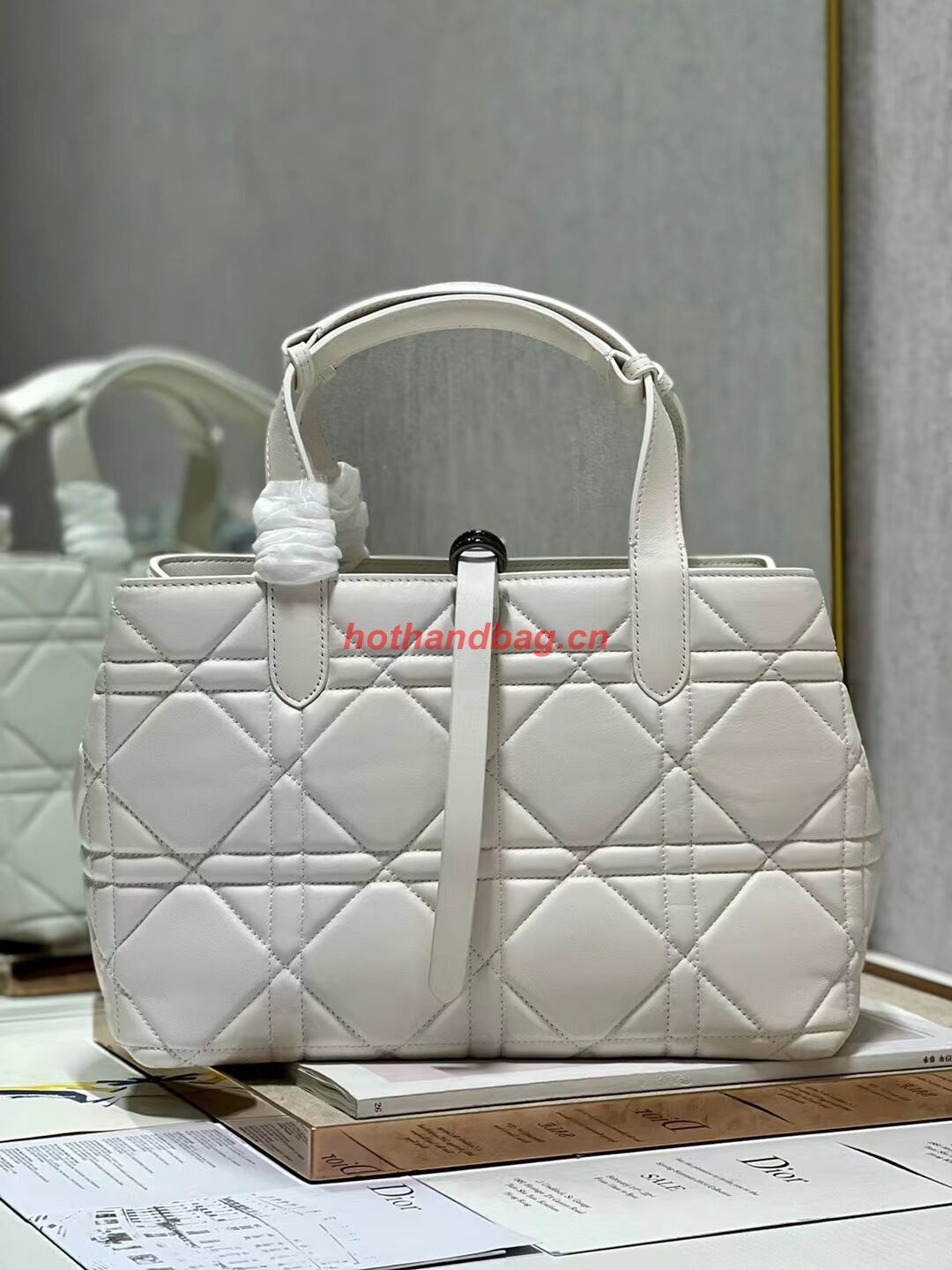 DIOR TOP HANDLE MEDIUM BAG Latte Cannage Lambskin C0089 WHITE&BLACK