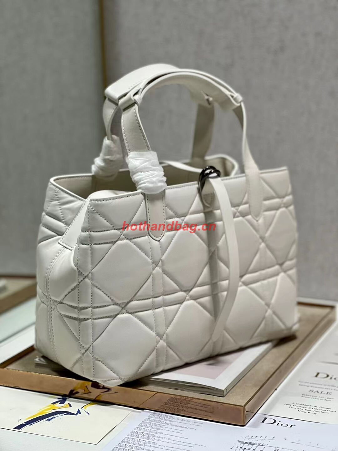 DIOR TOP HANDLE MEDIUM BAG Latte Cannage Lambskin C0089 WHITE&BLACK