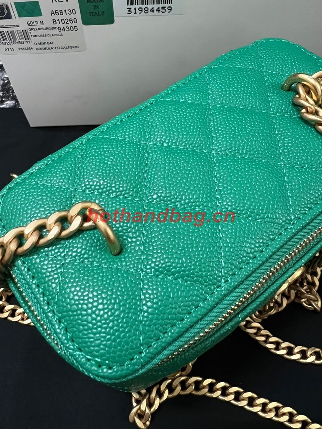 Chanel VANITY WITH CHAIN AP3120 green