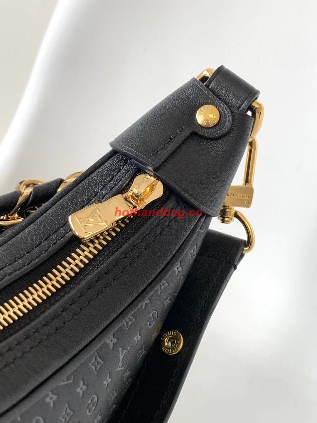 Louis Vuitton Loop M22591 BLACK