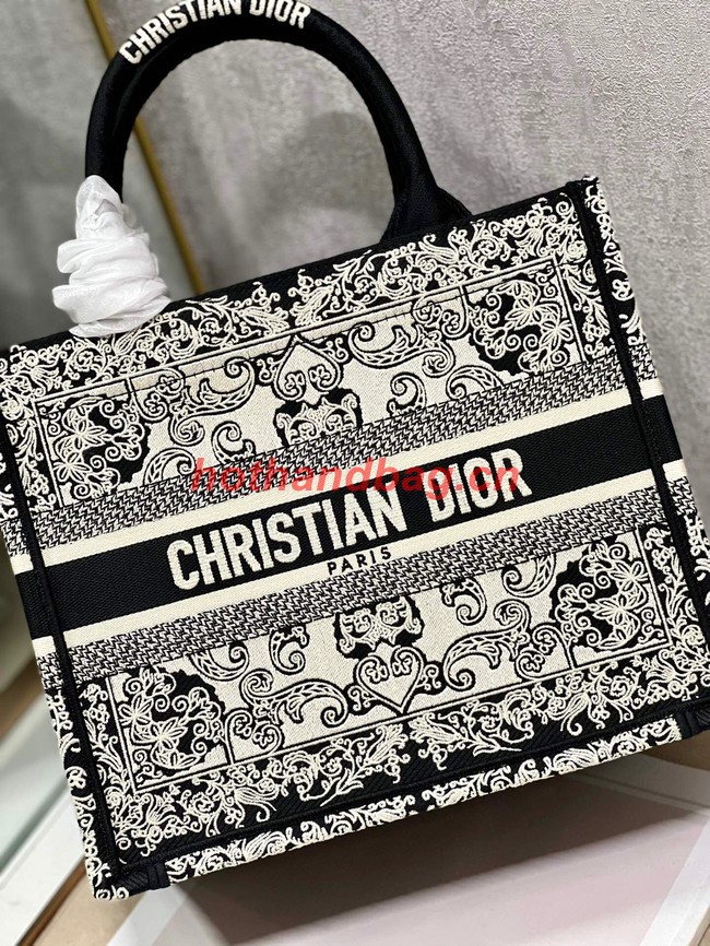 SMALL DIOR BOOK TOTE Embroidered M1265ZC