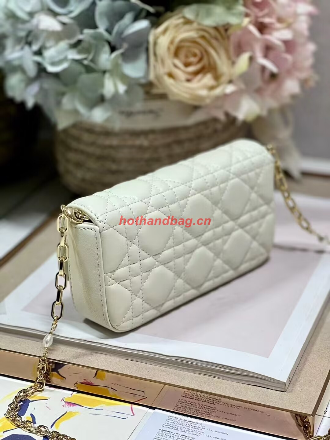 LADY DIOR PHONE POUCH Aesthetic Cannage Lambskin S0977ONM white