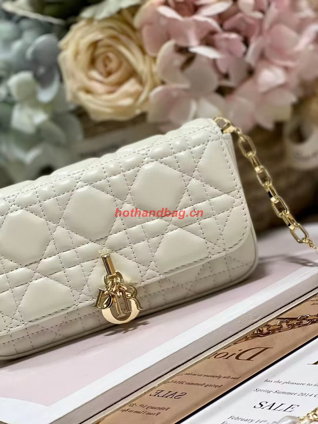 LADY DIOR PHONE POUCH Aesthetic Cannage Lambskin S0977ONM white