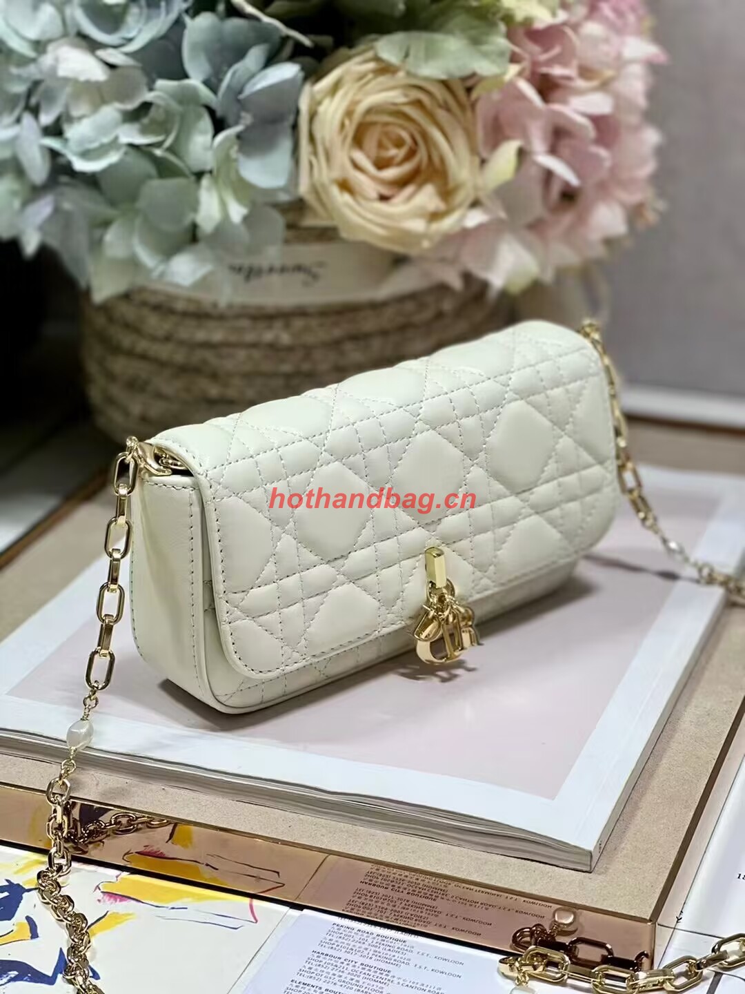 LADY DIOR PHONE POUCH Aesthetic Cannage Lambskin S0977ONM white