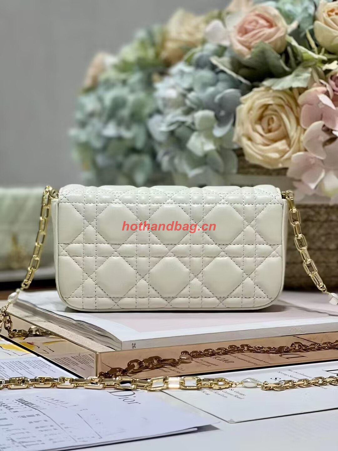 LADY DIOR PHONE POUCH Aesthetic Cannage Lambskin S0977ONM white