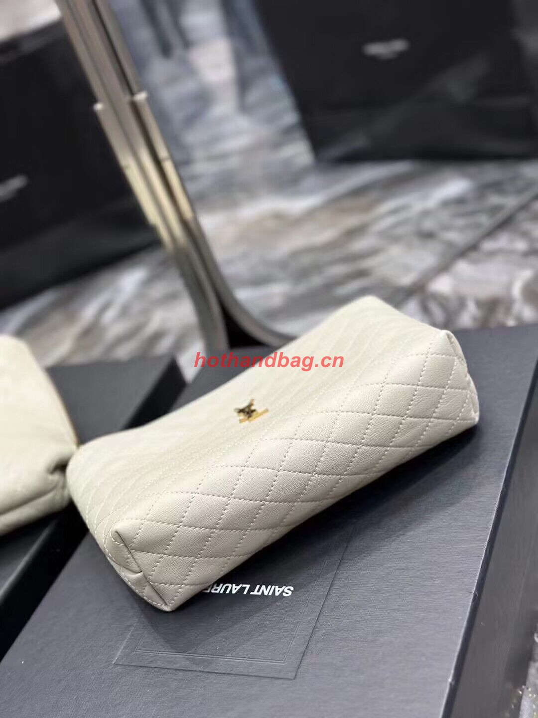 SAINT LAUREN SADE LARGE CLUTCH IN LAMBSKIN Y433955 white