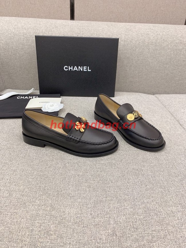 Chanel Womens leather lug sole loafer 93266-4