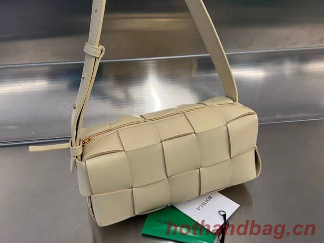 Bottega Veneta Brick Cassette 709360 Natural