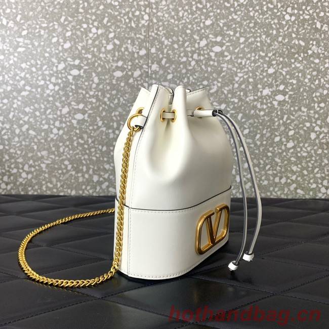 VALENTINO VLOGO SIGNATURE Lambskin Mini Bucket Bag FI16 white