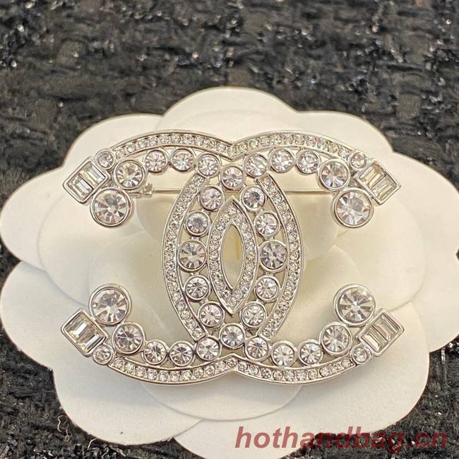 Chanel brooch CE11697